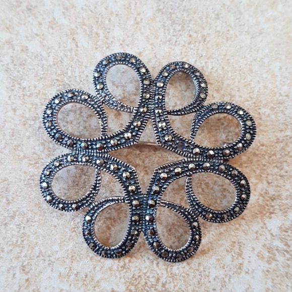 None Jewelry - Silver brooch